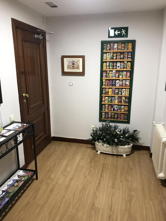 Pension Berceo ログローニョ エクステリア 写真